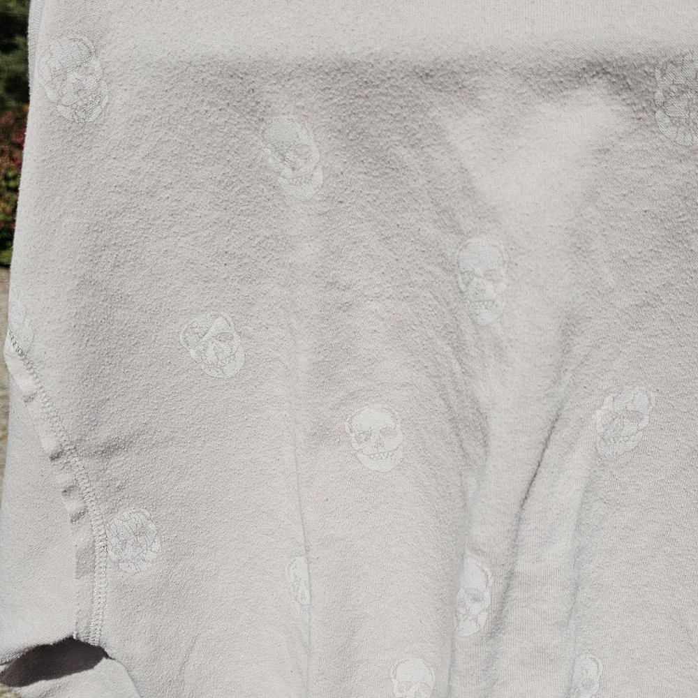 Ocean Drive Long Sleeve Fleece Skull Print Taupe Top Size‎ M - Picture 11 of 11